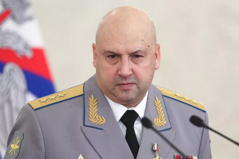 Стало известно об отъезде Суровикина из России