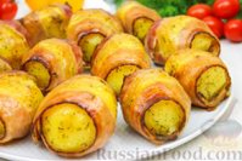 Картошка с беконом в рукаве в духовке