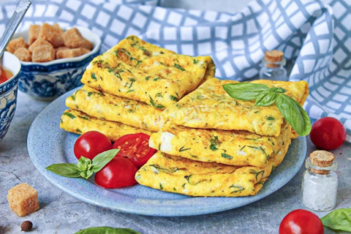 Яичные конвертики с сыром и ветчиной