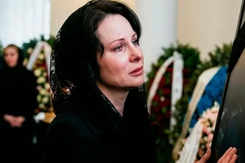 Погодина с дочерью у гроба Пиманова изумили: печальное зрелище