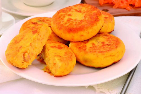 Невероятно вкусные морковные сырники: в СССР это блюдо было хитом