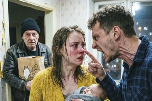 «Ты родила брак! Позорище!» — кричала свекровь. Муж просто сбежал, оставив нас с 3-летним сыном вдвоем.