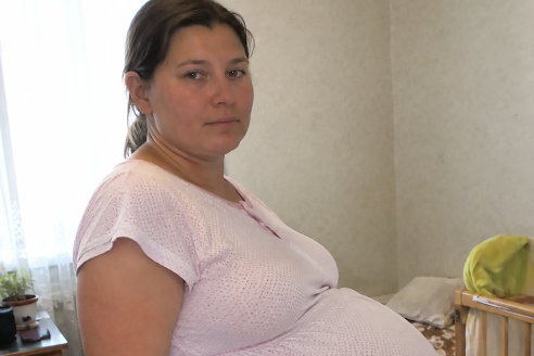 Врачи были уверены, что я жду семерых детей, в родзале уже выдохнули после седьмого крика, но в этот момент врач вдруг сказал: «Подождите…» — и в ту секунду стало ясно, что никто из них не был готов к тому, что обнаружилось внутри меня в последний момент.