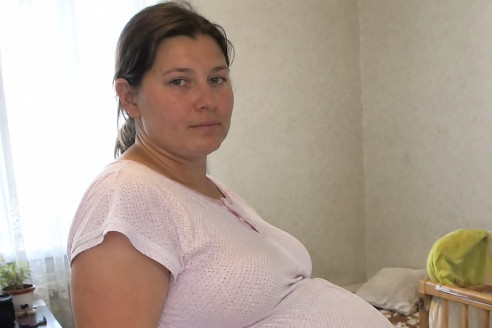 Врачи были уверены, что я жду семерых детей, в родзале уже выдохнули после седьмого крика, но в этот момент врач вдруг сказал: «Подождите…» — и в ту секунду стало ясно, что никто из них не был готов к тому, что обнаружилось внутри меня в последний момент.