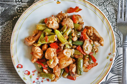 Салат с куриным филе и стручковой фасолью