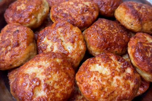 Научил китайский повар. Они такие вкусные, что готовлю их 2 раза в неделю...