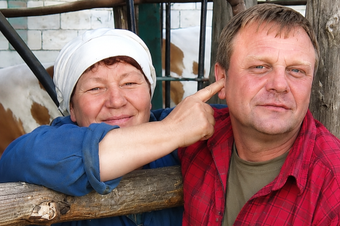 Её выдали замуж за глухого фермера из-за чужого пари, и только после свадьбы она поняла, что вся деревня много лет жила рядом с человеком, у которого когда-то украли не только голос, но и судьбу.