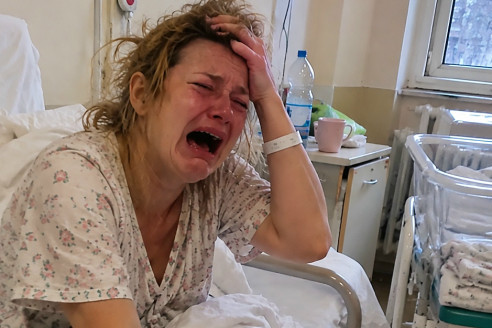 Я была убита горем, потеряв второго ребенка во время родов. А потом мой 8-летний сын рассказал мне, что видел, как мой муж передал какой-то женщине деньги и плачущего младенца.