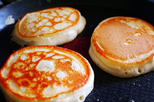 Как приготовить пышные оладьи без дрожжей!