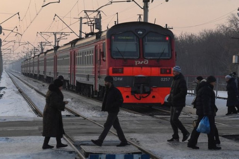 Всё в крови и частях тел! Четверо мужчин погибли под колесами поезда в Москве
