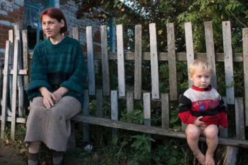 Взяла приемного ребенка, а родного решила оставить в роддоме.