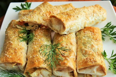 Рулетики из лаваша с необычной начинкой: дешево, вкусно и необычно