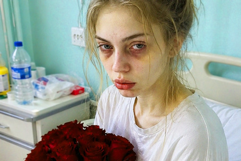 Моя 18-летняя дочь умерла и стала донором органов, но сразу после прощания врач догнал меня в коридоре и раскрыл тайну, которую мой муж умолял скрывать от меня до самого конца.