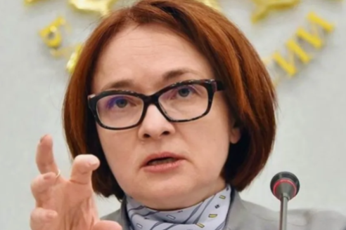 Пенсионерам будет тяжело: Набиуллина раскрыла тяжелую новость о сбережениях в рублях