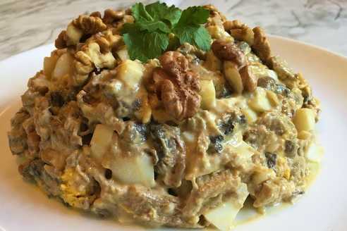 Безумно вкусный салат с печенью