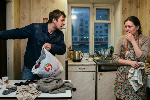 — Забери свои тряпки и исчезни из моей жизни! — Муж-миллионер бросил верную жену ради модели.