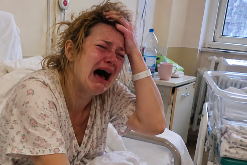 Я была убита горем, потеряв второго ребенка во время родов. А потом мой 8-летний сын рассказал мне, что видел, как мой муж передал какой-то женщине деньги и плачущего младенца.