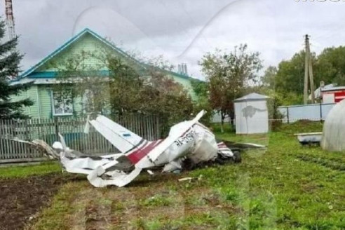 Пилот и пассажир погибли в результате крушения легкомоторного двухместного самолета Cessna 172 в Татарстане.