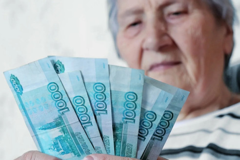 Подарочек под елку: в Госдуме хотят выплатить всем пенсионерам по 5000 рублей к Новому году