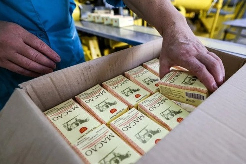Масло под замком и обыски в сумках: скандал в супермаркетах