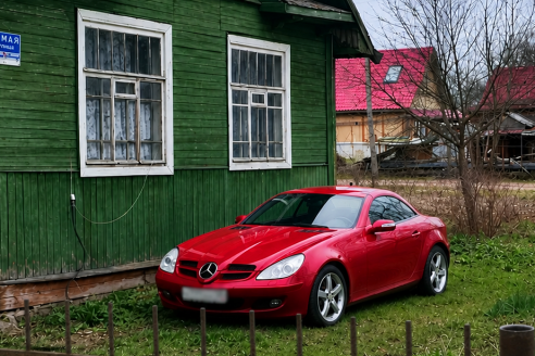 Я приехала к маме в гости и обомлела, увидев у её дома автомобиль моего жениха, который уехал в командировку. Вместо скандала, я решила подслушать и подсмотреть, но лучше бы я этого не делала.