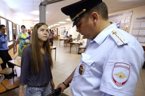 Голые проверки на ЕГЭ. Что творится в школах сегодня?