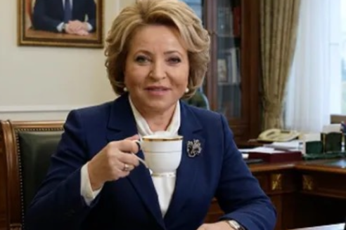 Валентина Матвиенко упала прямо на заседании. Камеры поймали момент