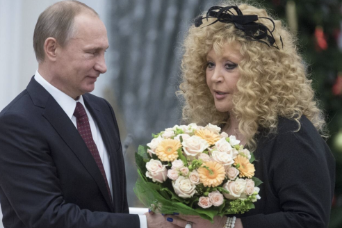 Всплыла правда: Песков случайно раскрыл отношение Путина к Пугачевой