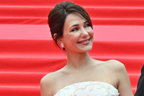 Ведьма! 48-летняя Екатерина Климова показала идеальную фигуру у океана