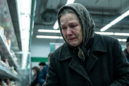 Бабушка украла палку колбасы в магазине. Денег не было. Когда дело дошло до суда — она произнесла речь, после которой судья плакал. А потом сделал то, чего не делал за двадцать лет службы.
