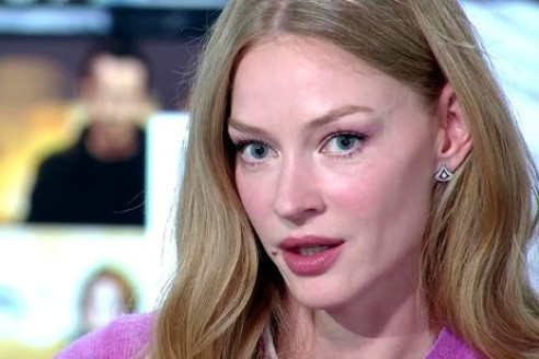 Светлана Ходченкова показала зрелищные трюки на пилоне: видео
