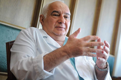 Какие обследования важно проходить после 50 лет — объяснил онколог.