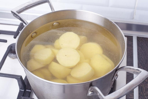 Отварной картофель станет обалденным, если добавить этот продукт
