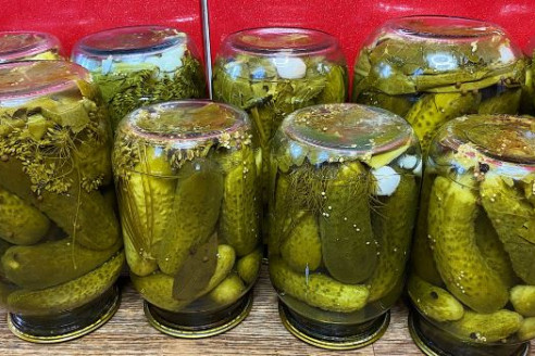 Банки не стерилизую, крышки не кипячу: Каждый год так закрываем огурцы на зиму – Проверенный семейный рецепт
