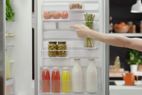 Какие продукты нельзя хранить в дверце холодильника
