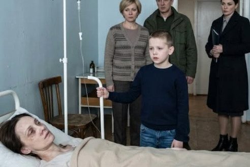 Я очнулась после комы и услышала, как мой сын шепчет: «Не открывай глаза»… мой муж и моя родная сестра ждали, что я умру, чтобы забрать себе всё.