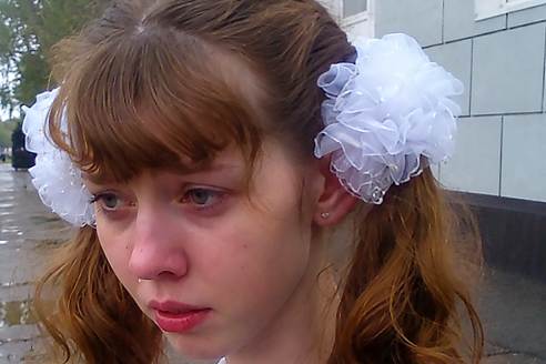 Трое парней сломали жизнь тихой однокласснице и думали, что всё забыто, но через десять лет каждому пришло фото с выпускного и короткая подпись: «Ты следующий...»