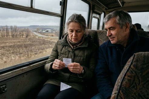 В маршрутке Воронеж-Лиски Фаина узнала Витю, жена погибла и он впервые едет к матери